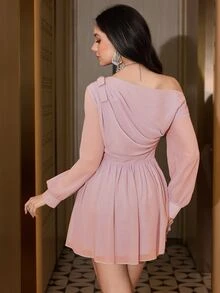 Modelyn 女款優雅浪漫不對稱單肩蝴蝶結裝飾雪紡長袖收腰短版秋季灰粉色迷你洋裝，適合派對、夜晚晚餐約會 - 粉色 - 查看 2