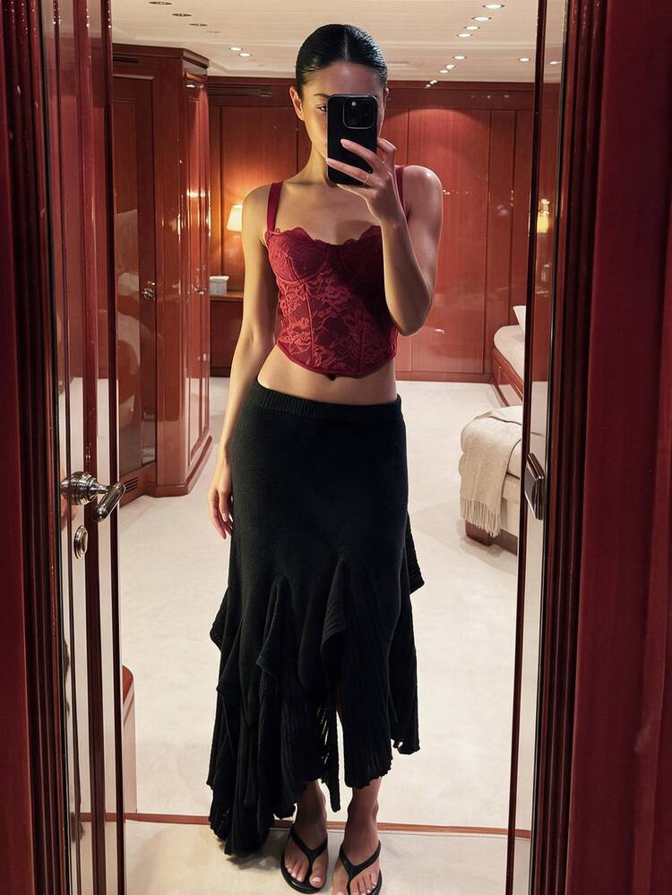 SHEIN BAE 新款個性化吸睛百搭解構風不對稱下擺鬆緊腰垂墜女款針織裙，適合通勤旅行 - 黑色 - 查看 3