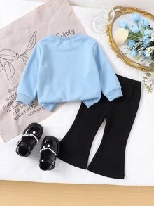 SHEIN Souflis 幼兒女嬰服裝套裝，字母印花藍色運動衫與黑色喇叭褲 2 件套，嬰兒秋冬時尚長袖套裝 - 藍色 - 查看 2
