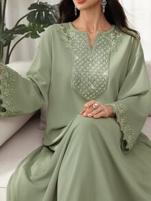 Al Najma 优雅的 V 领喇叭袖饰有汽车亮片和花朵图案的连衣裙，适合春夏季全长 Jalabiya，端庄 - 綠色 - 查看 4