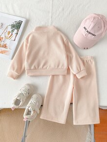 SHEIN Playful Pals 幼女秋季 2 件套華夫格針織套裝，半拉鍊蝴蝶結刺繡長袖衛衣與直筒長褲套裝 - 杏色 - 查看 3