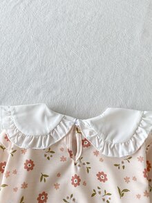 Playful Pals طقم من قطعتين للبنات الصغيرات، ملابس علوية محبوك بأكمام طويلة مع بنطال، ملابس علوية مزين بكشكشة على الكتف بنقشة زهور مع ليقنز مضلع، بيج، خريفي، لطيف ومحتشم، متناسق للعائلة - بني - مشاهدة 6
