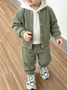 SHEIN 男童學院風兩件套，純色燈芯絨夾克搭配同色布料運動長褲，羅紋領口、袖口與下擺，彈性舒適，休閒簡約風，適合春秋日常穿著 - 綠色 - 查看 1