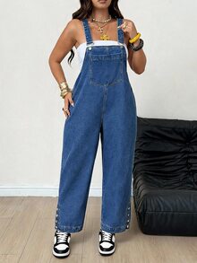 SHEIN EZwear Y2K 大尺碼女款休閒牛仔吊帶褲，鈕扣下擺設計 - 深色水洗藍 - 查看 6