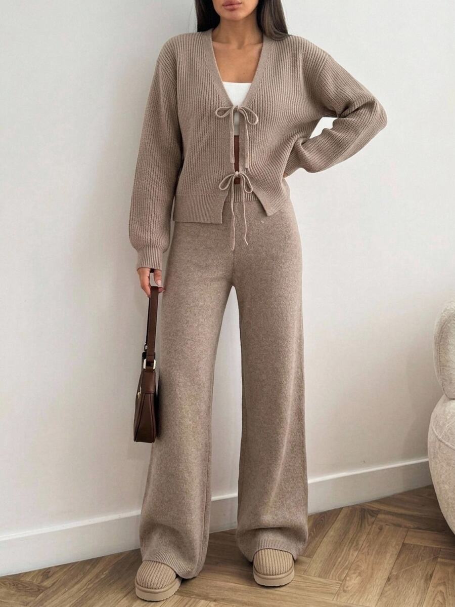 SHEIN طقم نسائي من قطعتين كاردجان كاجوال بأزرار أمامية وشرائط وراينستون وأكمام طويلة مع بنطلون سويتر متناسق - بني مخاوي - مشاهدة 1