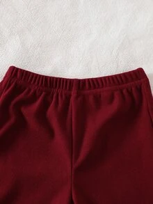 SHEIN 女嬰秋冬休閒T恤套裝，設計感不對稱套頭高領針織歐洲羅紋面料，酒紅色蝴蝶結印花長袖T恤上衣搭配酒紅色休閒喇叭褲，2件套，適合秋冬返校季，優雅淑女高端風格，適用日常上學、外出、旅行、聚會、聖誕節 - 彩色 - 查看 9