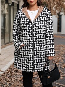 SHEIN Clasi 大尺碼女款千鳥格前拉鍊休閒保暖內裡連帽長版外套 冬季 - 黑與白 - 查看 7