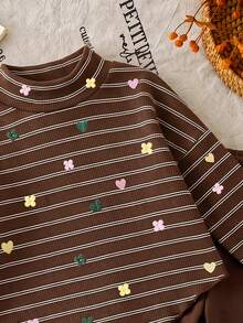女嬰 2 件套甜美時尚條紋愛心花卉仿刺繡印花半高領長袖不對稱下擺上衣與喇叭褲套裝，柔軟面料，適合聖誕外出，秋冬穿著 - 彩色 - 查看 5