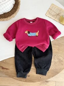 SHEIN 男嬰秋冬圓領長袖抓絨衛衣，附可愛小狗刺繡，搭配百搭時尚休閒燈芯絨慢跑長褲套裝，適合外出、旅行、公園散步與購物 - 酒紅色 - 查看 8