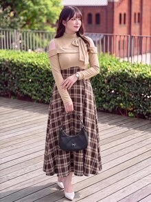 Bijouette 大尺碼女款優雅連身裙，打結領口、露肩長袖與拼接格紋設計，秋季款 - 彩色 - 查看 5