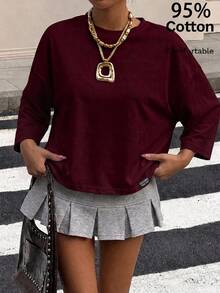 Muchica Kaos Lengan Panjang Oversize dengan Patch Huruf dan Bahu Jatuh - Burgundy - View 1