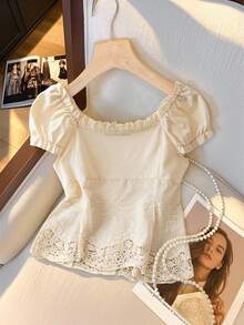 SHEIN PariChic Blusa corta ceñida de dos vías con hombros descubiertos, elegante y dulce, con volantes y encaje en contraste, para primavera/verano - Albaricoque - Ver 2