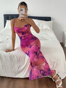 SHEIN PariChic 万圣节女式休闲节日全印花露背细肩带连衣裙，适合外出穿着 - 玫紅色 - 查看 4