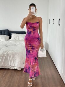SHEIN PariChic 万圣节女式休闲节日全印花露背细肩带连衣裙，适合外出穿着 - 玫紅色 - 查看 6