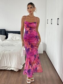 SHEIN PariChic 万圣节女式休闲节日全印花露背细肩带连衣裙，适合外出穿着 - 玫紅色 - 查看 3