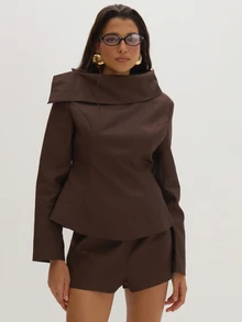 MUSEYN Brown Woven Structured Asymmetric Oversized Collar Long Sleeve Top Tailored Classy Date Night Chic Evening Elegant Commute - Coffee Brown - View 2