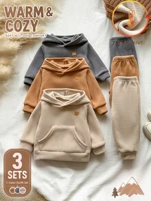 SHEIN 3套幼兒男嬰連帽褲裝套裝，可愛炭灰色焦糖色米色，毛茸茸絨毛布料，口袋長袖連帽加厚款，冬季假期寬鬆羅紋設計 - 彩色 - 查看 4