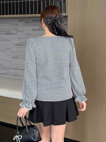 Bijouette Japanese Retro Houndstooth Plus Size Square Neck Long Sleeve Top, Lace Trim With Black Ribbon Bow Sweet And Delicate, Puff Sleeves And Ruffle Cuffs Flatter Arm Lines, Elastic Fabric Loose Fit For Figures, Slim Fit Cropped Length Elevates Waistline, Versatile Slimming Gentle Plaid Base Layer For Daily Wear, Dating And Commuting - Black and White - View 2