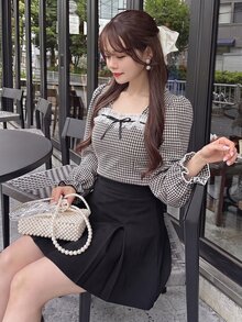 Bijouette Japanese Retro Houndstooth Plus Size Square Neck Long Sleeve Top, Lace Trim With Black Ribbon Bow Sweet And Delicate, Puff Sleeves And Ruffle Cuffs Flatter Arm Lines, Elastic Fabric Loose Fit For Figures, Slim Fit Cropped Length Elevates Waistline, Versatile Slimming Gentle Plaid Base Layer For Daily Wear, Dating And Commuting - Black and White - View 12