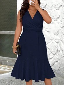 Rometta Plus Size Women Elegant Solid Color V-Neck Waist Cinching Sleeveless Dress - Navy Blue - View 5