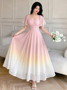 Modelyn 黑色波点印花褶皱方领短袖连衣裙，收腰优雅长裙，适合夏季度假和日常穿着。 - 彩色 - 查看 1