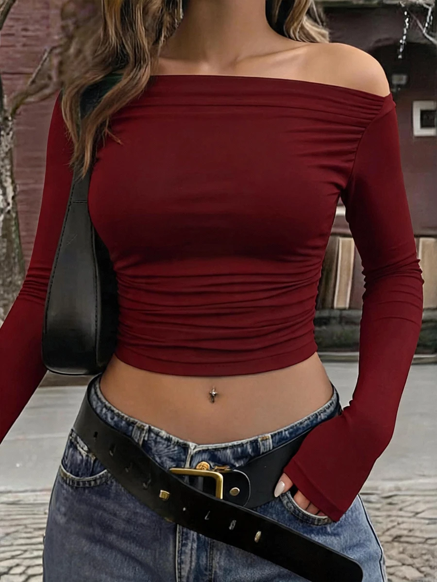 Flirla Fashionable Commuter Solid Color Asymmetric Neck Ruched Fitted Cropped T-Shirt - Red - View 1