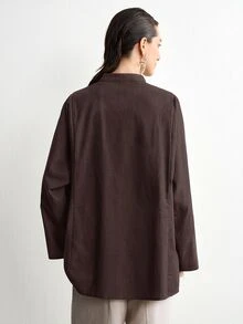 Aalyst 女款夏季新款棉麻休閒簡約寬鬆百搭度假風條紋工藝貝殼鈕扣V領落肩長袖襯衫 - 棕色 - 查看 2
