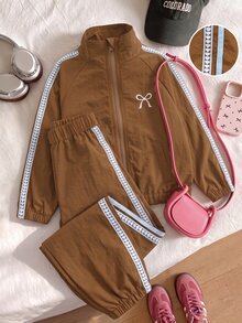 SHEIN Genkimix Kids 2件組少女蝴蝶結防風運動套裝，拉鍊立領夾克與慢跑褲休閒棕色運動套裝，適合秋季 - 棕色 - 查看 1