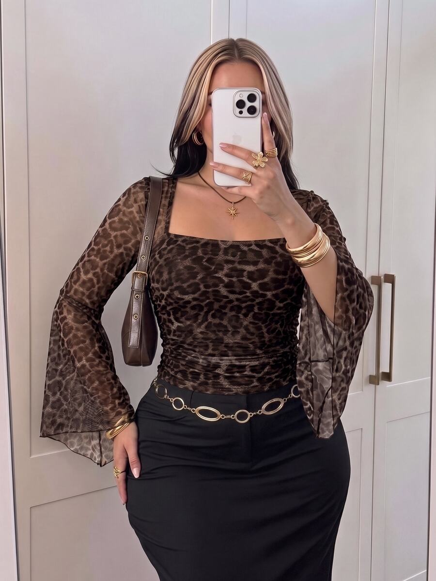 SHEIN CURVE+ ملابس علوية نسائية بمقاس كبير بطبعة نمر وياقة مربعة وأكمام واسعة عصرية