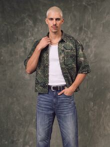 IRON GLYPH Men's Streetwear Casual Embroidered Loose Camouflage Denim Short Sleeve Shirt - Army Green - View 2