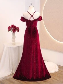 SHEIN Teen Girls Red Sequin Velvet One-Shoulder Halter Neck Mermaid Dress, Slim Fit, Mid-Length, Back Zipper Design, Party, Prom, Formal, Christmas, Fall - Burgundy - View 2