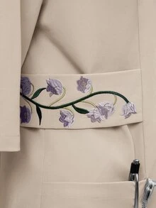 Scrubzie Atasan Seragam Medis Panjang Bordir dengan Kerah Asimetris - Khaki - View 5