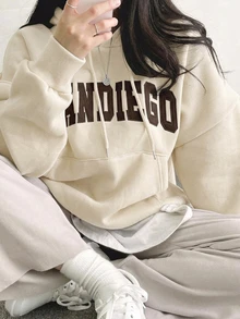 DAZY 女款字母印花落肩長袖口袋抽繩連帽休閒合身衛衣帽衫 - 杏色 - 查看 2