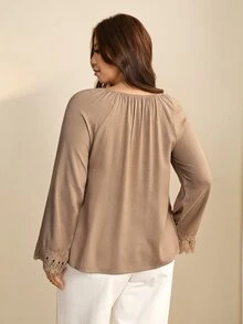 EMERY ROSE CURVE Plus Size Women's Autumn/Winter Fashion Casual Loose Comfortable Daily Basic V-Neck Lace Trim Patchwork Long Sleeve Blouse Fall - Khaki - View 2