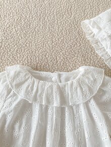SHEIN 1件新生女嬰聖誕甜美白色鏤空花卉刺繡荷葉領長袖洋裝，附配套帽子，適合日常穿著，秋冬款 - 白色 - 查看 10