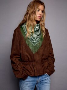 Nöista Green Paisley Scarf With Fringe. Soft Drape And Elegant Print. Feminine And Bohemian. A Statement Accessory For Autumn Looks - Green - View 2