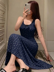 DAZY 甜美碎花無袖收腰長洋裝，夏季穿搭女款睡袍 - 藏蓝色 - 查看 3