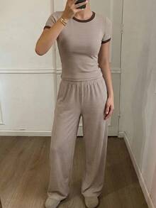 DAZY 女款條紋短袖圓領T恤與長褲休閒家居服套裝 - 棕色 - 查看 6