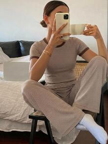 DAZY 女款條紋短袖圓領T恤與長褲休閒家居服套裝 - 棕色 - 查看 3