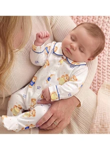 SHEIN 新生兒卡通熊印花單排扣連身衣居家服 - 米色 - 查看 1