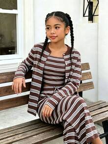 SHEIN 青少年女孩秋季穿搭棕色格紋夾克吊帶褲套裝，假日休閒端莊80年代風可愛舒適校園外穿學生裝 - 咖啡棕 - 查看 4