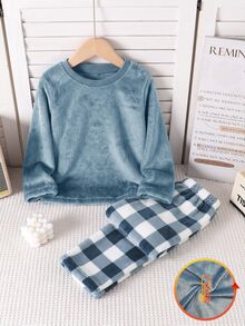 SHEIN Playful Pals 2件組男童睡衣套裝，黑色上衣搭配經典白色格紋法蘭絨長袖長褲，柔軟舒適休閒睡衣 - 藍白色 - 查看 1