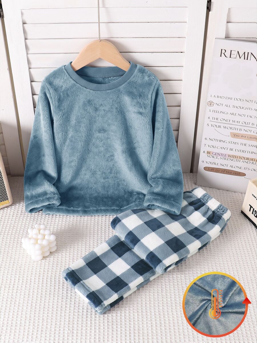 SHEIN Playful Pals 2件組男童睡衣套裝,黑色上衣搭配經典白色格紋法蘭絨長袖長褲,柔軟舒適休閒睡衣 - 藍白色 - 查看 1