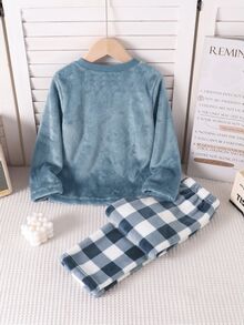 SHEIN Playful Pals 2件組男童睡衣套裝，黑色上衣搭配經典白色格紋法蘭絨長袖長褲，柔軟舒適休閒睡衣 - 藍白色 - 查看 2