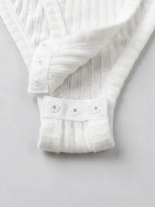 Selianne White Semi-High Neck Knit Bodysuit, Vertical Ribbed Cuffs Metal Button Elastic Slim Fit Long Sleeve Base Layer Top, European And American Minimalist Sexy Style, Gentle Pure Desire Style, Mature Commuter Elegant Style, Versatile Slim Fit Base Layer Style, Daily Base Layer Layering, Commuting To Work, Street Photography, Best Friend Date, Outing Store Visit Look - White - View 6
