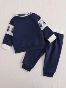 SHEIN 2件組幼童男孩 Polo 衛衣長褲套裝，可愛學院風海軍藍菱格熊圖案，長袖 Polo 領加厚款，適合秋季、學校、聖誕 Navidad 日常穿著 - 藏藍色 - 查看 2