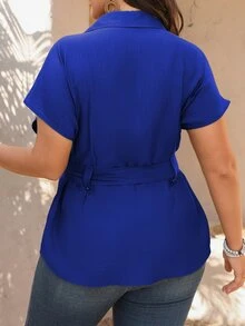 Vionelle 女款大尺碼優雅柔軟版型純色V領短袖襯衫，附綁帶腰帶與裝飾金屬鈕扣，休閒度假辦公風，皇家藍 - 藍色 - 查看 2