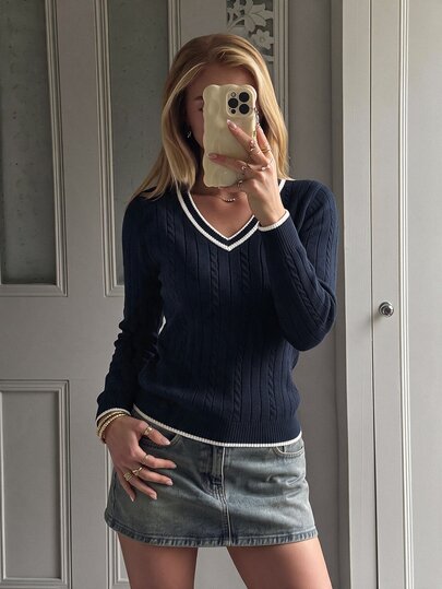 CovetEZ Suéter Elegante Casual de Malha Canelada Azul Marinho e Branco com Decote em V, Bainha Regular e Detalhes Canelados, Outono, Praia, Professora de Escola Primária, Feriado