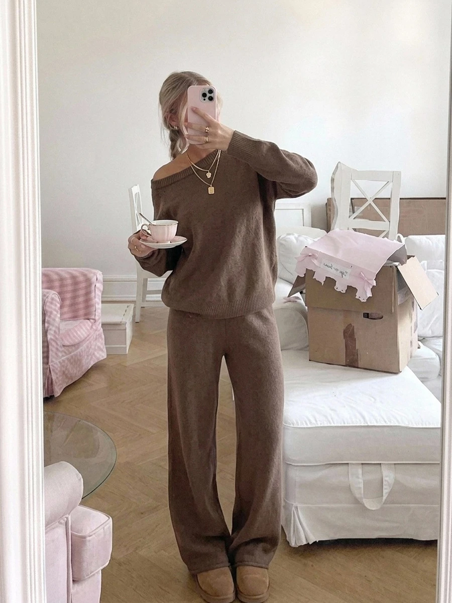 CovetEZ Women's Coffee Brown Autumn Casual Lounge Two Piece Set, Old Money Solid Round Neck Raglan Long Sleeve Sweater And Drawstring Waist Knit Pants Suit - Camel - View 1