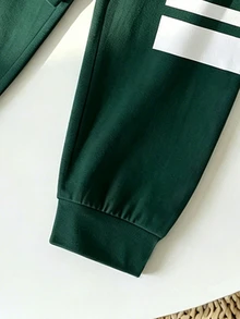 SHEIN 小男孩時尚簡約韓系條紋英文標語印花圓領短袖T恤搭配直條紋滿版印花運動長褲套裝，適合假期聚會與派對，輕鬆舒適，夏季必備休閒穿搭，街頭風、開學季、戶外野餐、街拍、校園、假期、禮物用途 - 彩色 - 查看 7